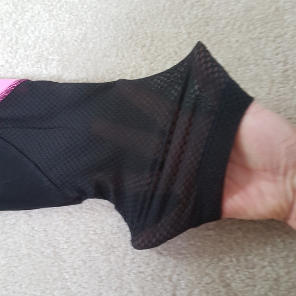 ☕ 2/$30 | PINK capris XS - Picture 3 of 5